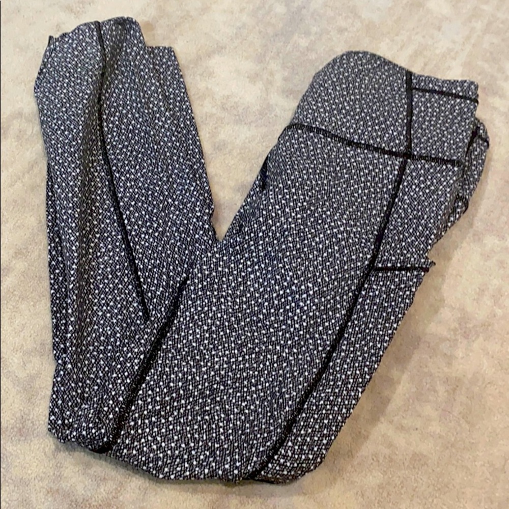 Pace rival size 6 lululemon leggings